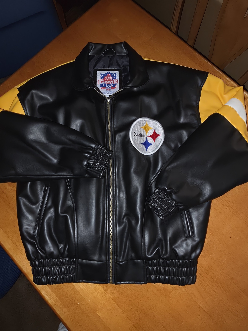 VTG NFL Game Day Pittsburgh Steelers Faux Leather Jacket. Size Med